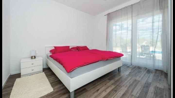 Olive Tree House With Jacuzzi, Wifi And 40M2 Pool Villa Siritovci Exterior photo
