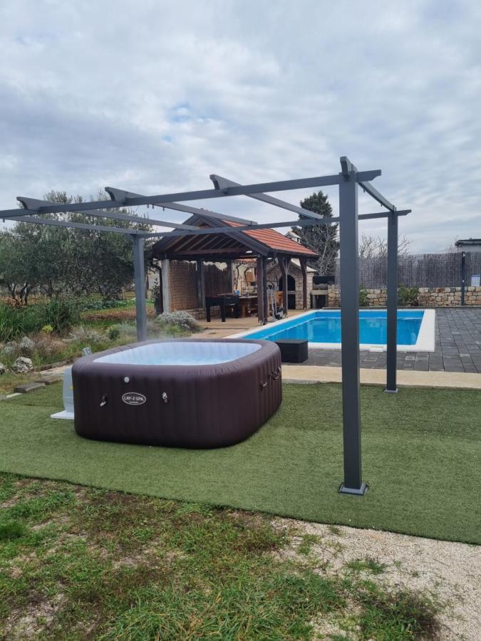 Olive Tree House With Jacuzzi, Wifi And 40M2 Pool Villa Siritovci Exterior photo